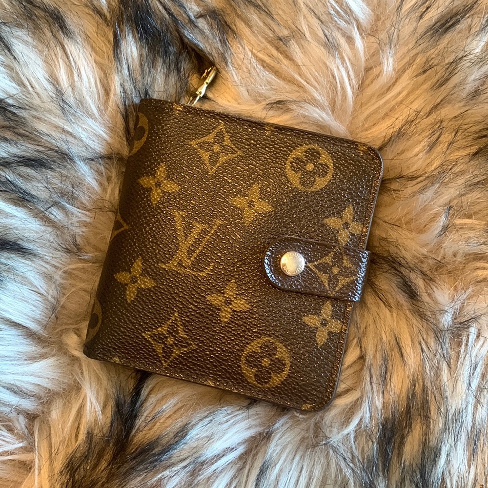LV Monogram Unisex Wallet